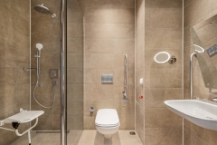 Ramada-by-Wyndham-Rize-Findikli-Accessible-Bathroom-1519468